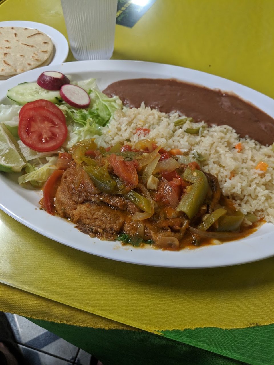 Huevos Rancheros C Crema Y Frijoles